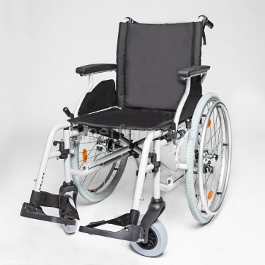 Neįgaliojo vežimėlis lengvo lydinio LigthMan Start plus